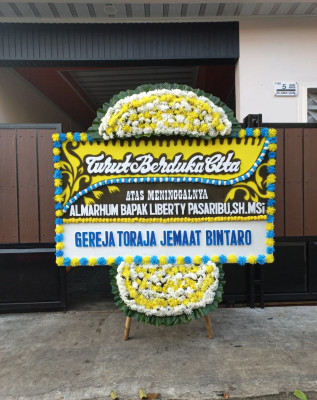 Papan Bunga Duka di Palabuan