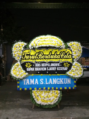 Papan Bunga Duka di Palabuan