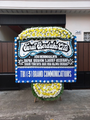 Papan Bunga Duka di Palabuan
